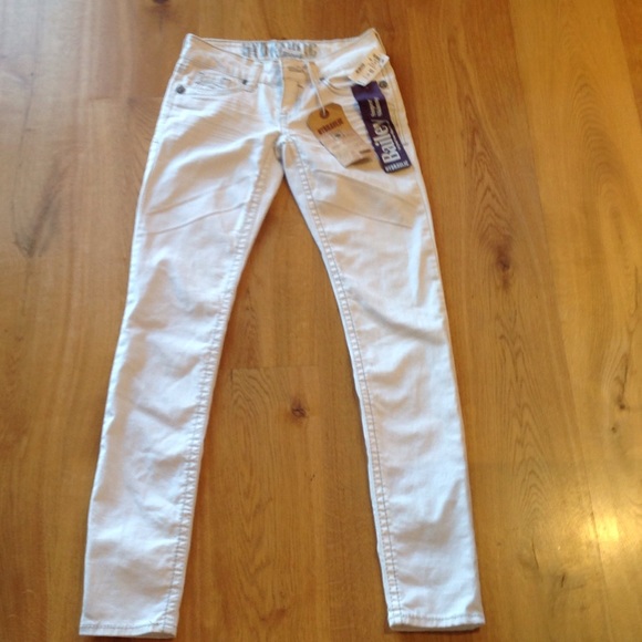 Super skinny Jeans decorative back pockets