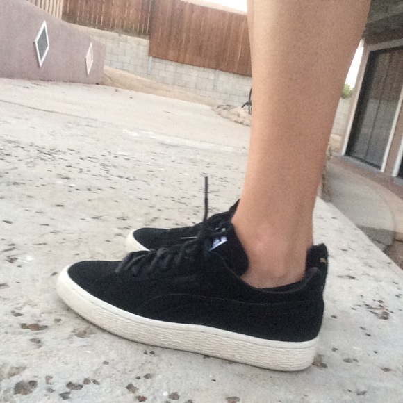 Women's Puma sneakers