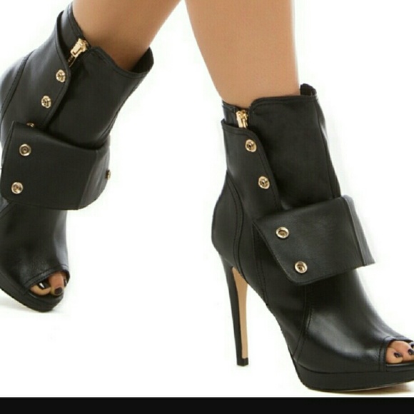 SOLD SOLD Bcbg booties new never worn size