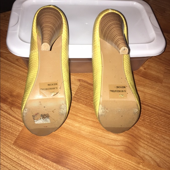 Peep toe pumps - Picture 2 of 3