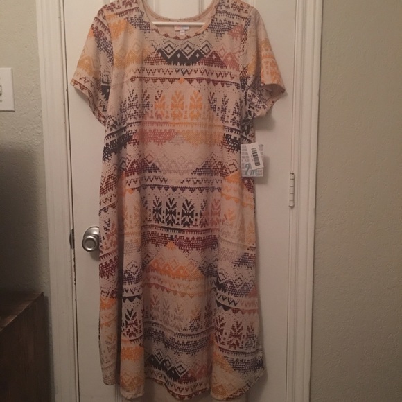 LuLaRoe 2XL Carly - Picture 1 of 2
