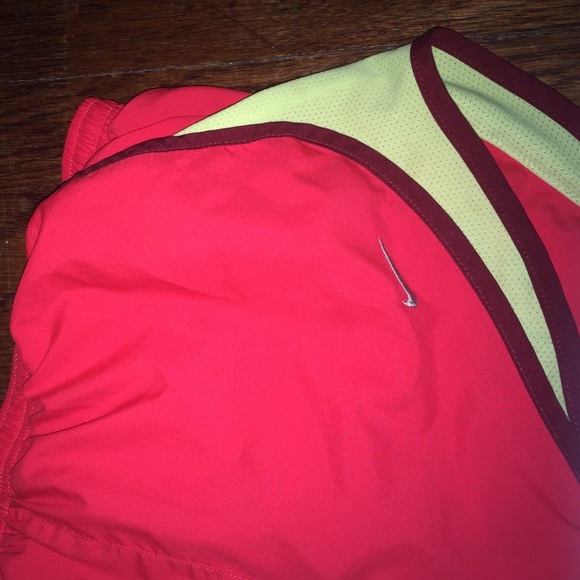 Nike shorts - Picture 2 of 3