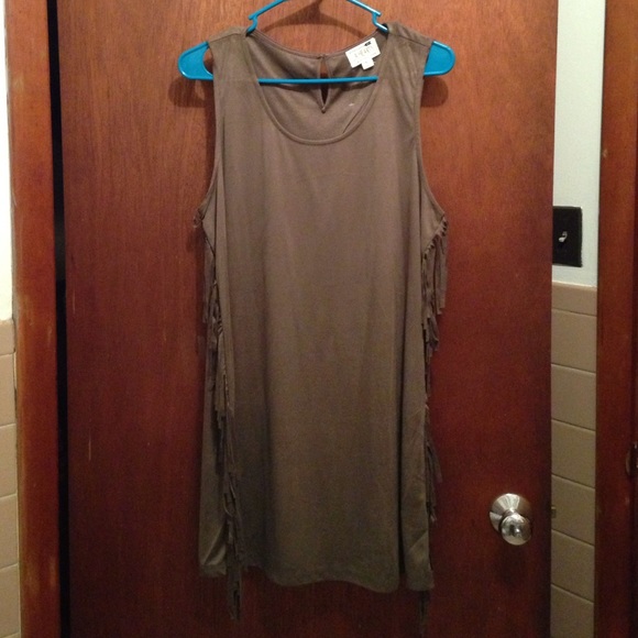 Olive dress - Picture 1 of 1