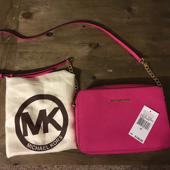 Michael Kors jet set crossbody