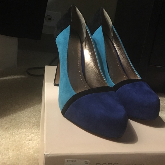 Color block BCBG heels
