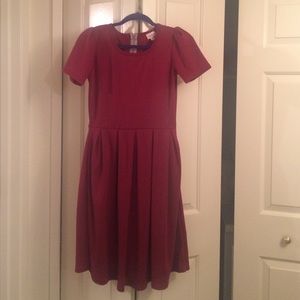 New worn maroon Lularoe knee length dress