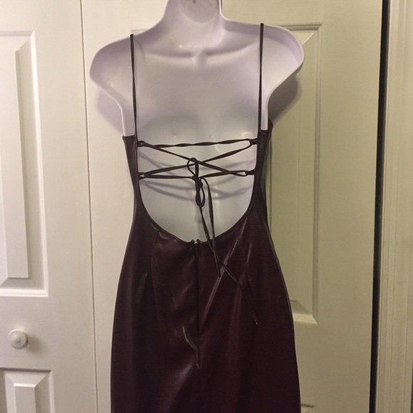 Burgundy polyurethane backless party dress small - Picture 2 of 4