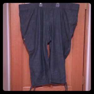 🐣Maternity Capris🐣