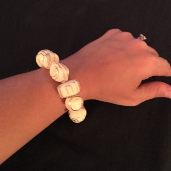 ❤Stone like stretch statement bracelet