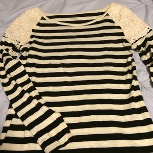 Ann Taylor LOFT Long Sleeve Tshirt