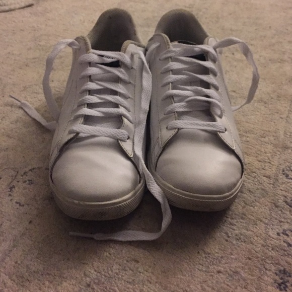 Nike white sneakers women's 7.5