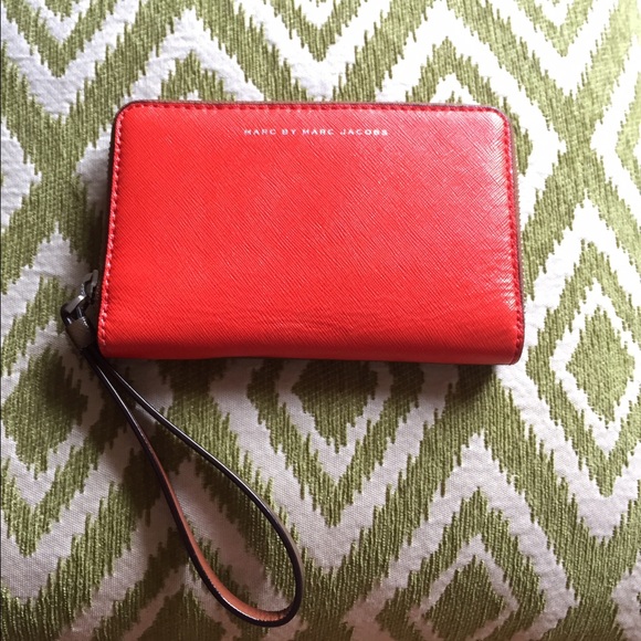 Marc Jacobs Saffiano leather Wristlet wallet