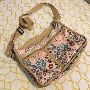 Lesportsac Messenger Bag meadow print