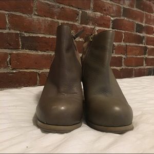 Size 9 Dolce Vita Grey Wedge