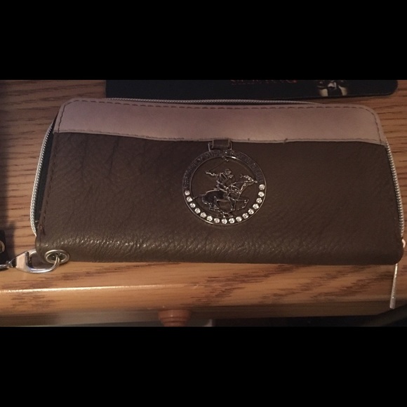 🌼Beverly Hills polo club wristlet