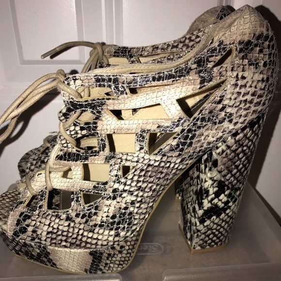Snake skin chucky heel