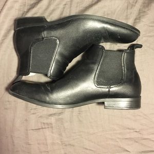 All black h&m Chelsea boots