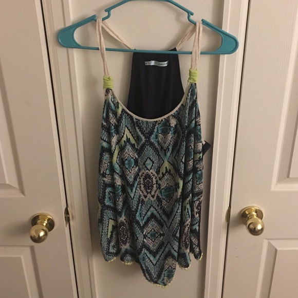 Maurice's tank top💙💚