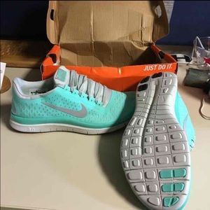 Women's Tiffany blue nike free 3.0