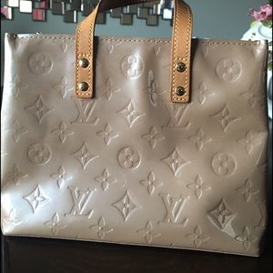 Authentic Louis Vuitton Vernis Reade PM