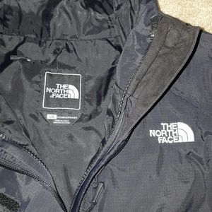 Windbreaker North Face jacket