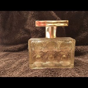 Michael Kors Very Hollywood fragrance.