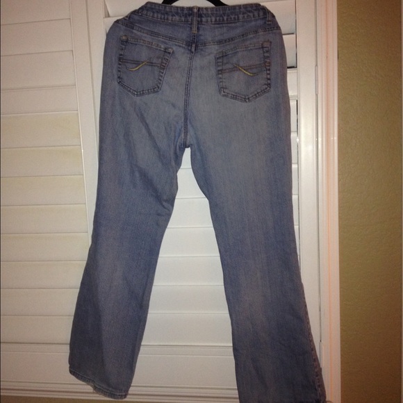 Distressed Jean - Picture 3 of 3