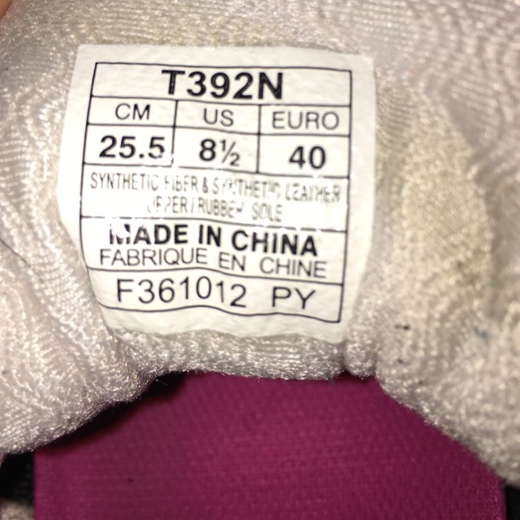 Asics running shoes. Size U.S. 8.5. - Picture 3 of 4