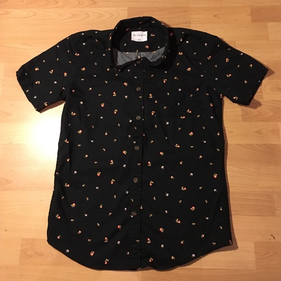 On the byas navyblue floral button down