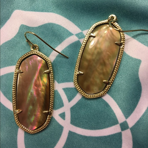 Kendra Scott Jewelry - Gold/Brown mother of pearl Elle earrings