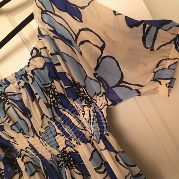 BCBG blue & white floral blouse - Picture 3 of 4