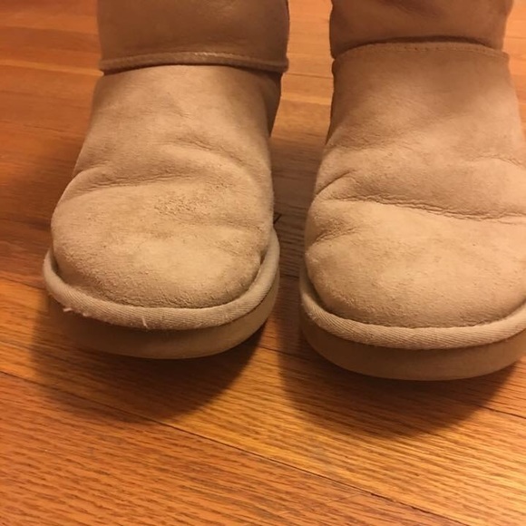 Women's Bailey Button UGG boots - Picture 3 of 4
