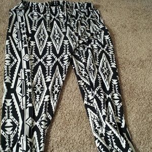 Aztec print leggings