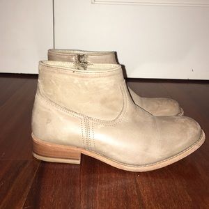 Hinge taupe booties