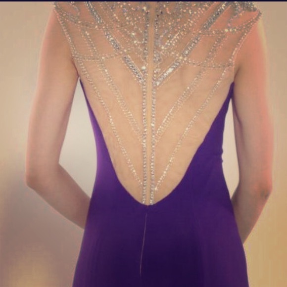 Alyce Paris, size 6.