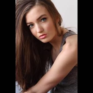 Meet your Posher, Caitlin