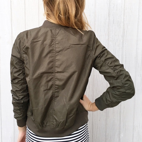 green bomber jacket - Picture 3 of 4