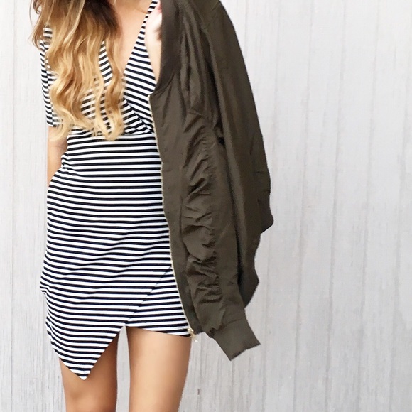 green bomber jacket - Picture 4 of 4