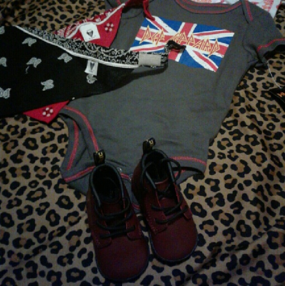 Dr marten def leppard - Picture 1 of 2