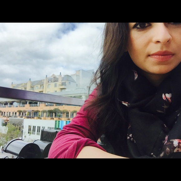 Meet your Posher, Karina - Picture 1 of 1