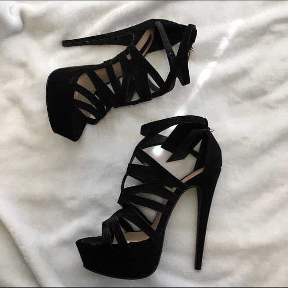 Black Forever 21 Heels - Picture 2 of 4