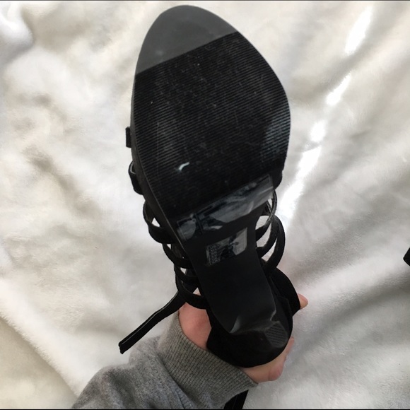 Black Forever 21 Heels - Picture 4 of 4