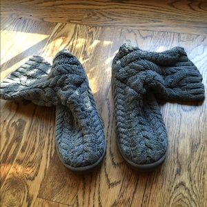 Ugg Tularose Route Cable Boots Size 7 dark grey