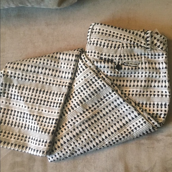 👀Black and White Printed Pants