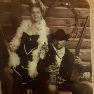 Meet your Posher, Eleazar renee