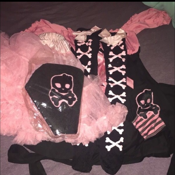 Sexy Halloween pirate costume