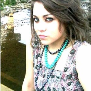 Meet your Posher, Lydia