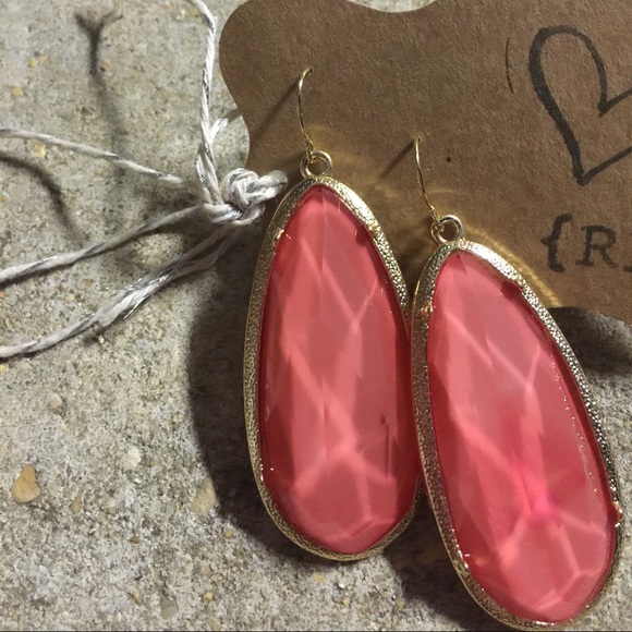 Pink Teardrop Gold-tone Earrings - Picture 3 of 4