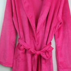 Ultras Hot Pink plush bathrobe. Size S/M