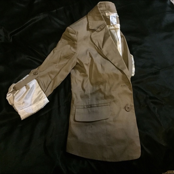 Suit - Picture 2 of 3